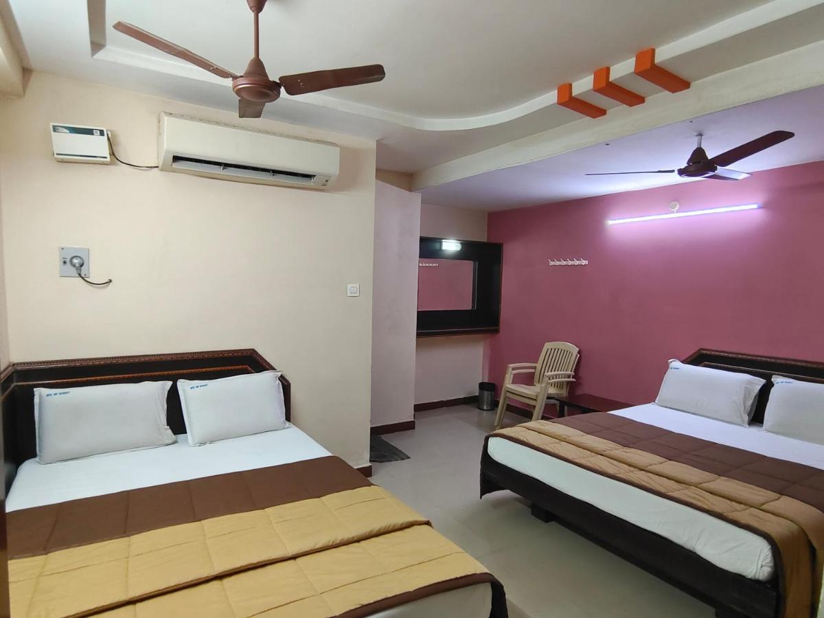 Hotel Dkr Residency Тирупати Номер фото