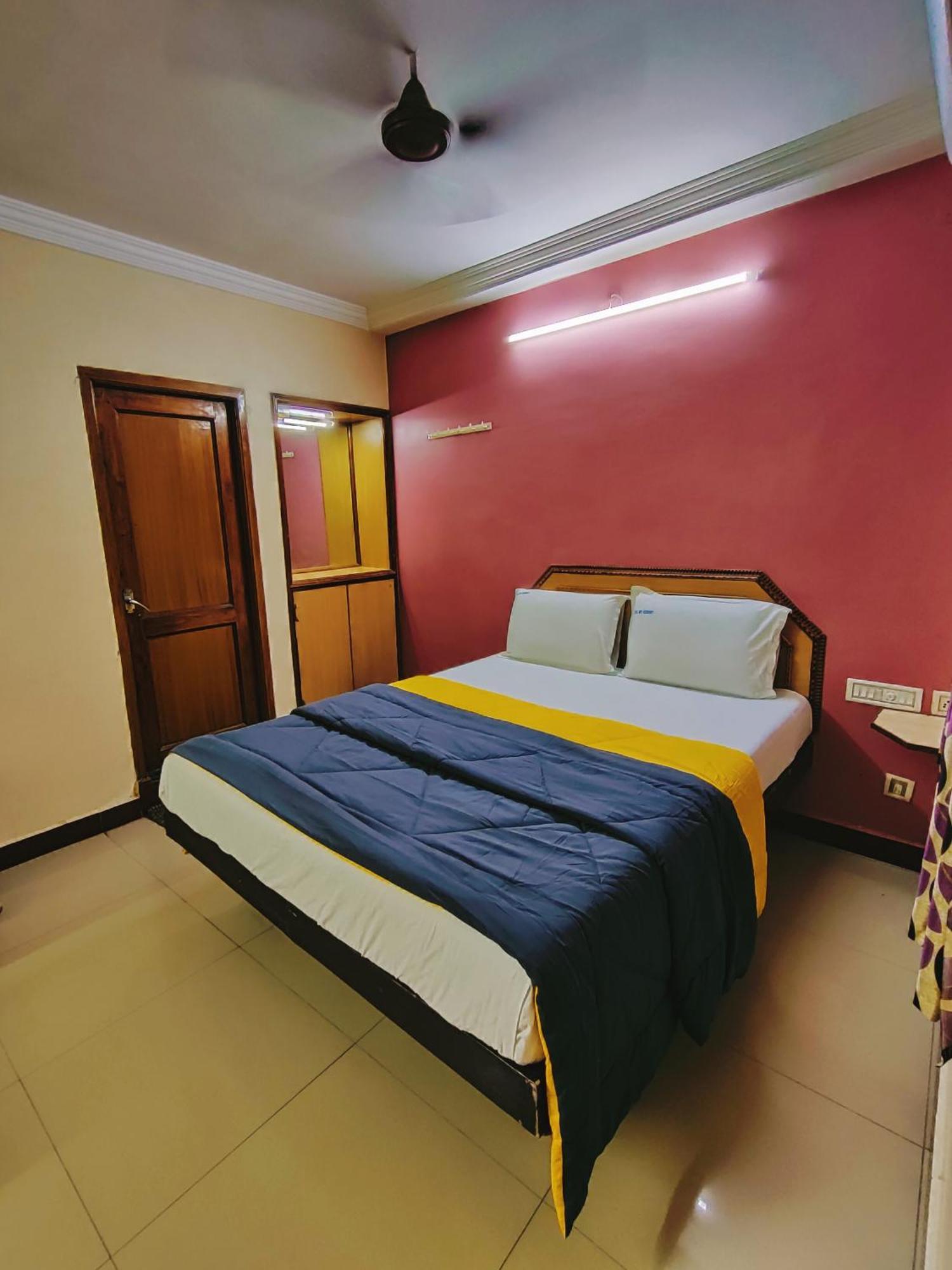 Hotel Dkr Residency Тирупати Номер фото